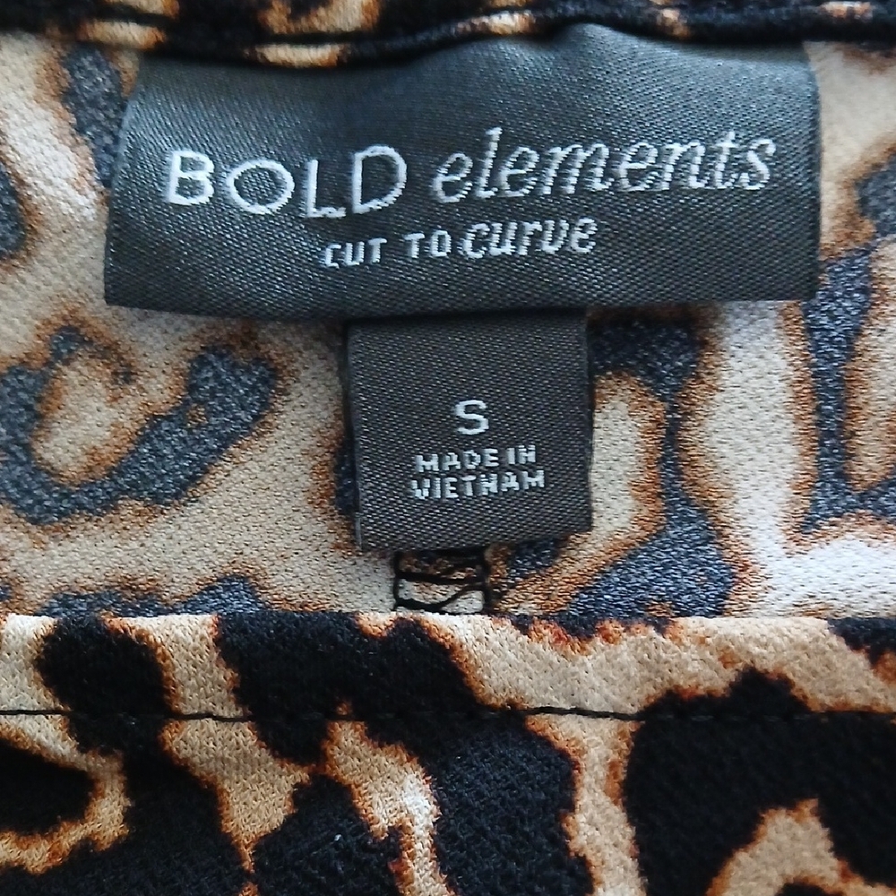BOLD elements Animal Print Cold Shoulder Blouse - Picture 2 of 7